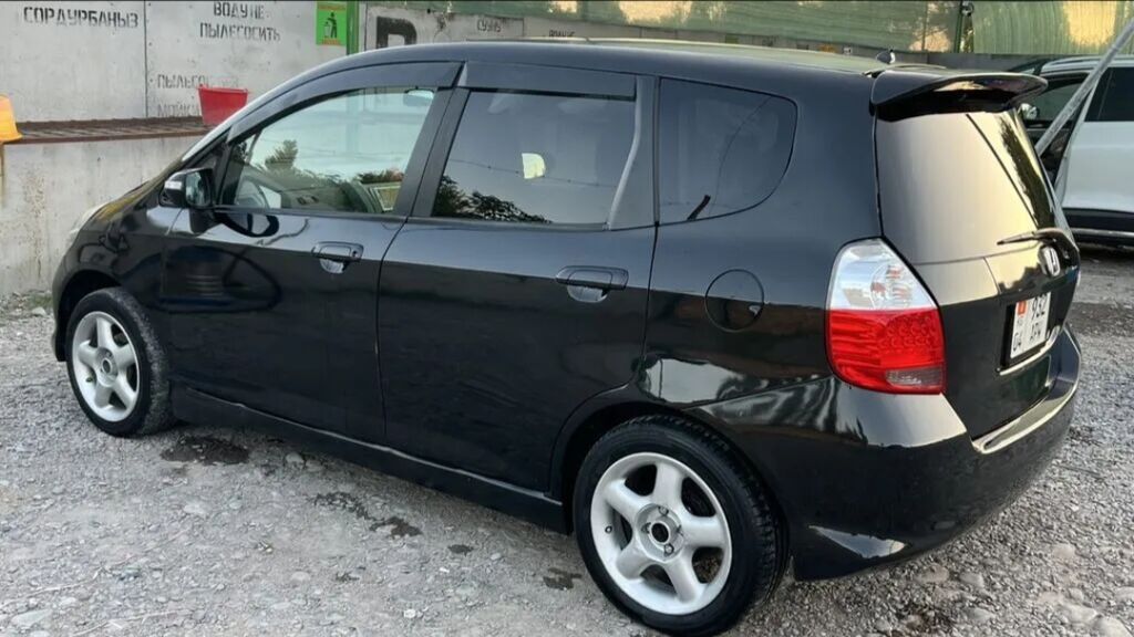 Honda Fit: 2005 г., 1.3 л, Вариатор, Бензин, Хэтчбэк: фото 3