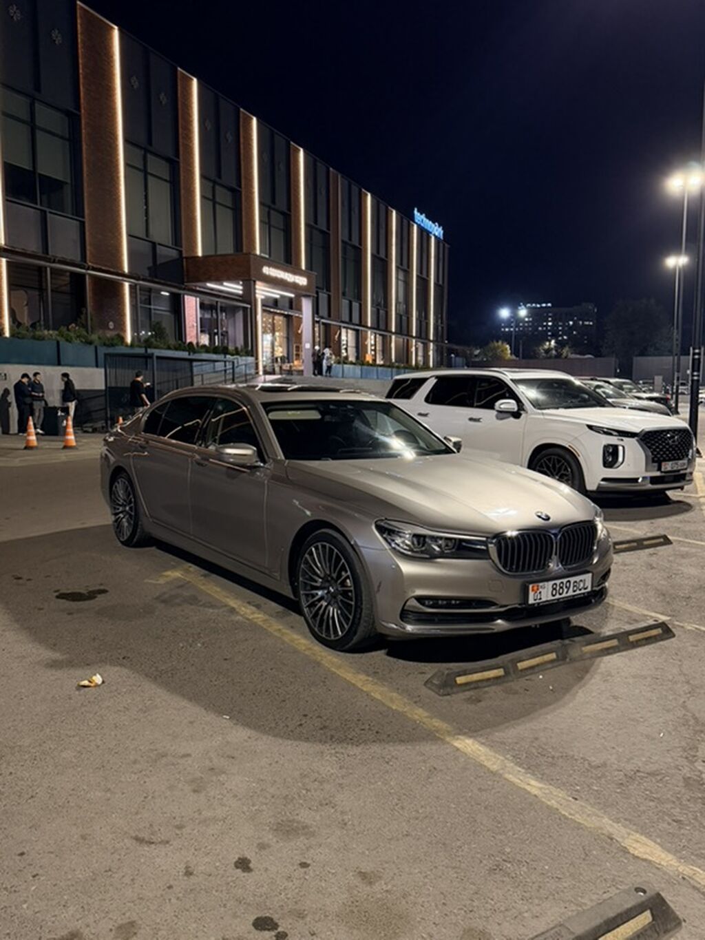 BMW 7 series: 2016 г., 2 л, Автомат, Бензин, Седан: фото 2