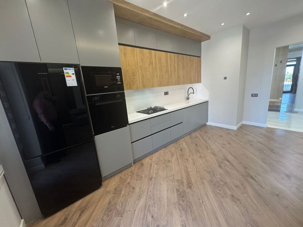 28 Mayda 3 otaqlı yeni tikili mənzil satılır, 118 m², 350 000 AZN, şəkil 2 / 12