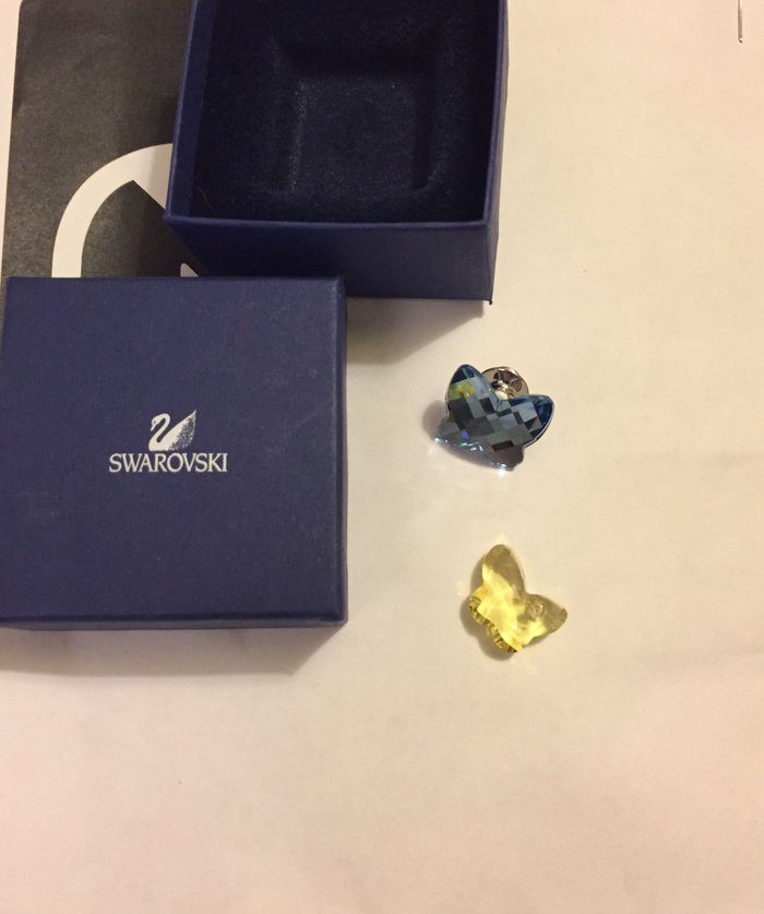 Άλλα: Swarovski butterfly pin & butterfly pendant . New. σε lalafo.gr Swarovski butterfly pin & butterfly pendant . New. σε Υπόλοιπο Αττικής