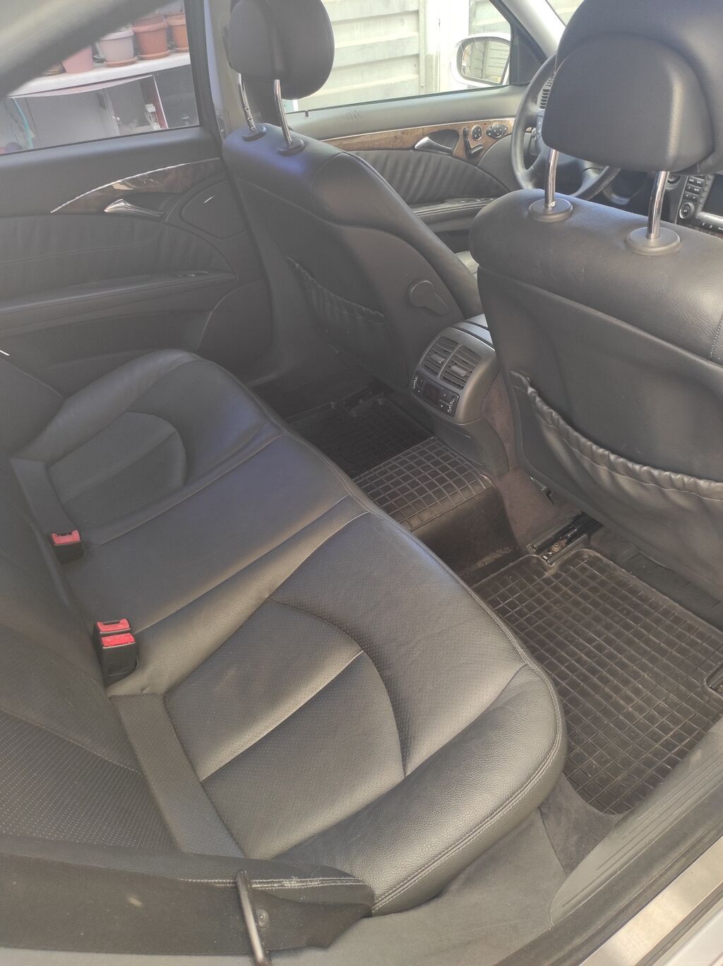 Mercedes-Benz E-Class: 2005 г., 3.5 л, Автомат, Бензин, Седан: фото 3