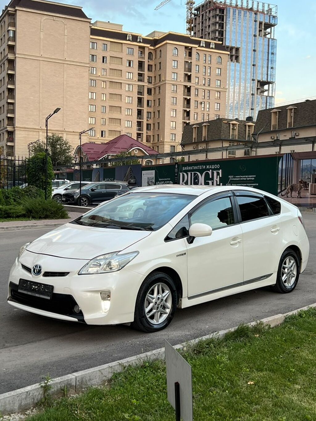 Toyota Prius: 2015 г., 1.8 л, Автомат, Гибрид, Хэтчбэк: фото 6