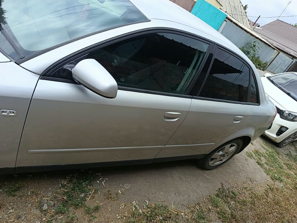 Audi A4: 2003 г., 2 л, Автомат, Бензин, Седан: фото 2