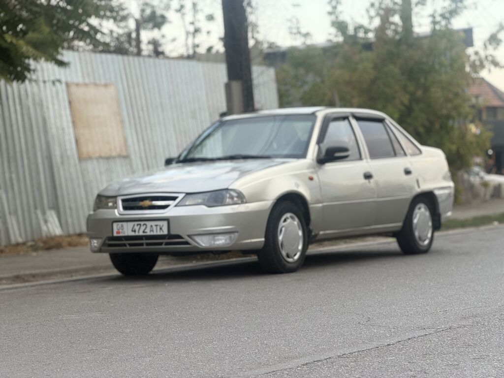 Daewoo Nexia: 2008 г., 1.6 л, Механика, Бензин, Седан: фото 3