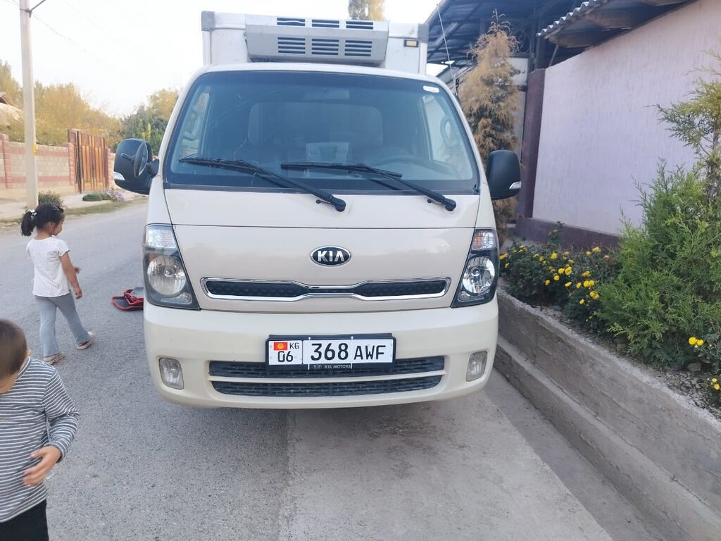 Kia BONGO: 2017 г., Механика, Дизель, Фургон: фото 3