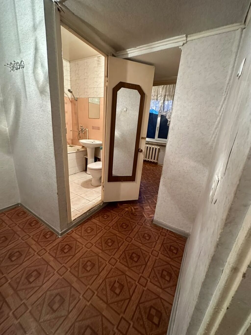 1 комната, 35 м², Аламедин-1 мкр 105 серия, 2 этаж, Старый ремонт: фото 2