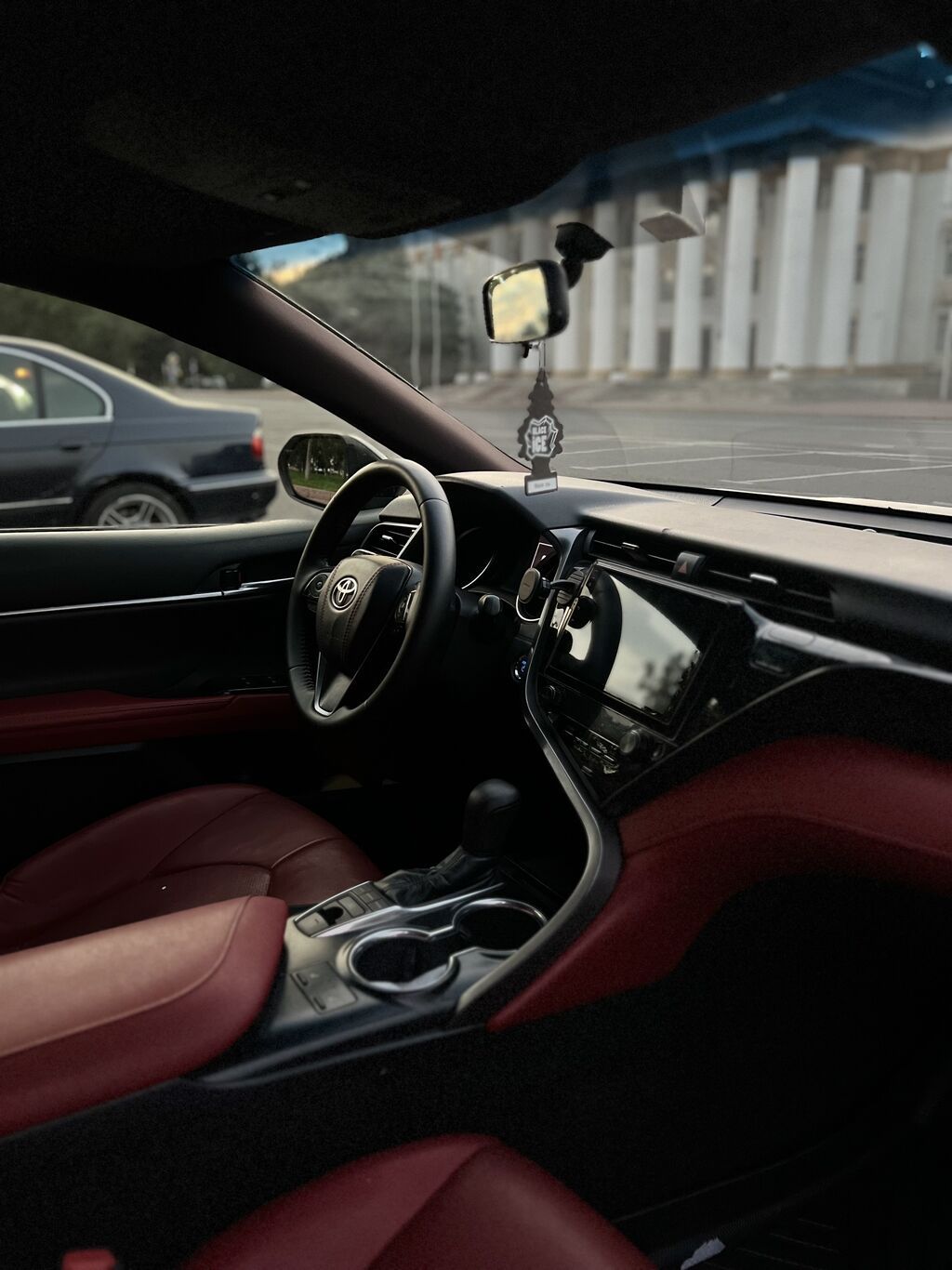 Toyota Camry: 2019 г., 2.5 л, Автомат, Гибрид, Седан: фото 6