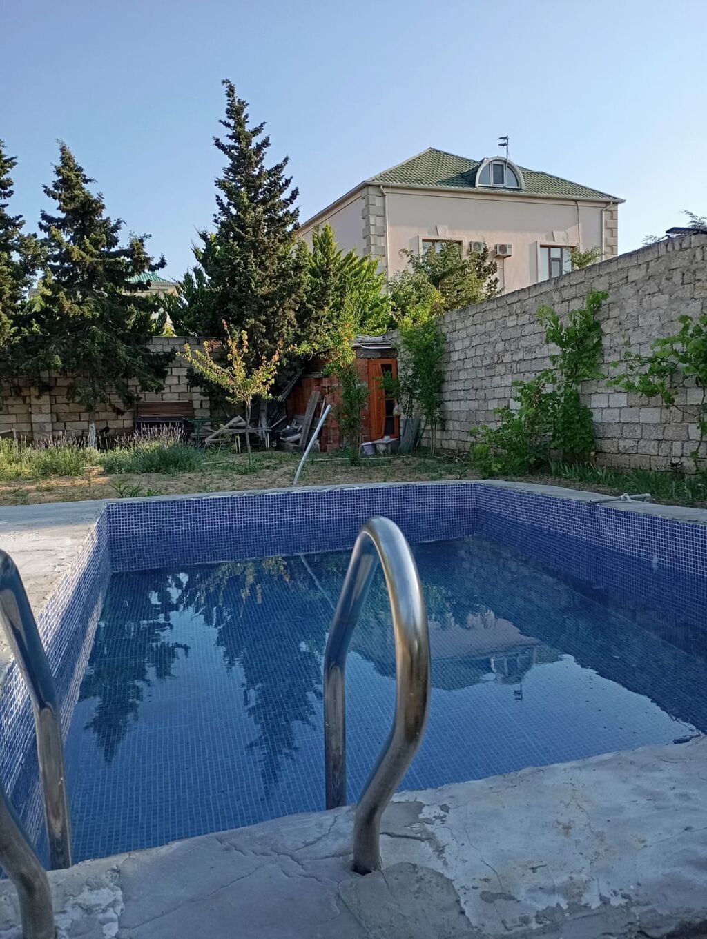 130 kv. m, 3 otaqlı, Hovuzlu