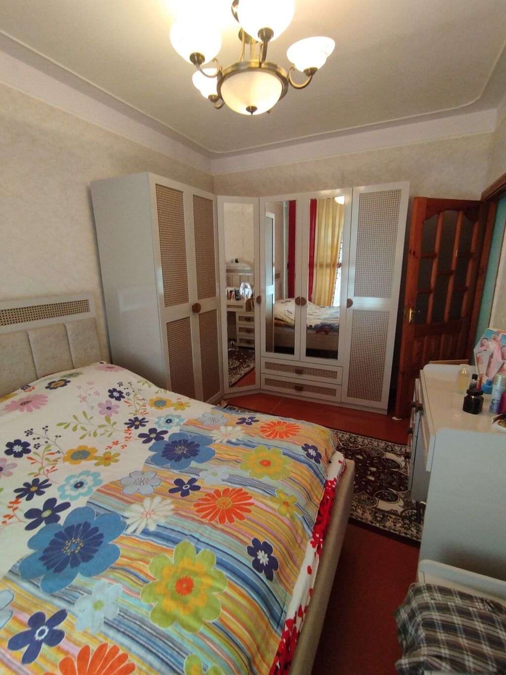 Saray, 3 otaqlı, Köhnə tikili, 67 kv. m