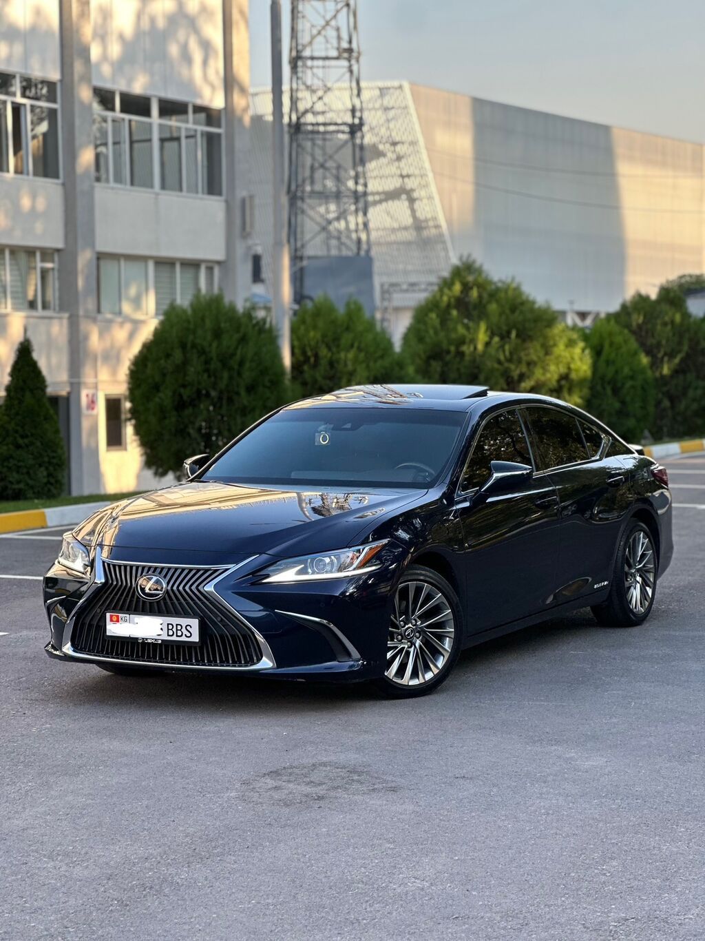 Lexus ES: 2019 г., 2.5 л, Автомат, Гибрид, Седан: фото 2