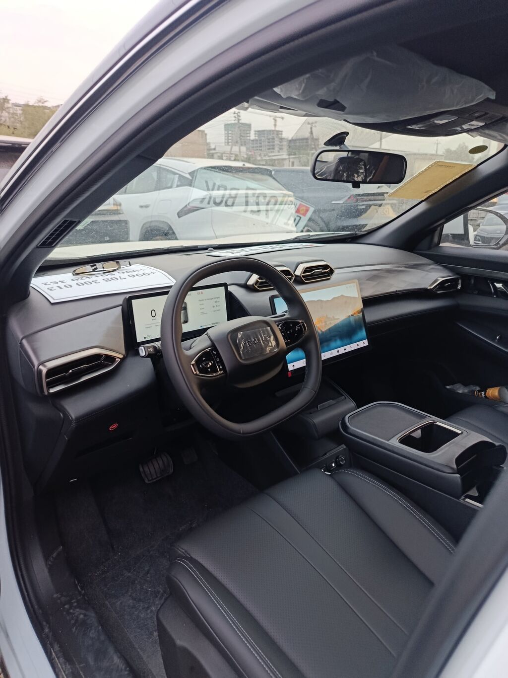 Dongfeng Aeolus L7 Год 2026 запас хода 2026 Белый на черном: фото 3