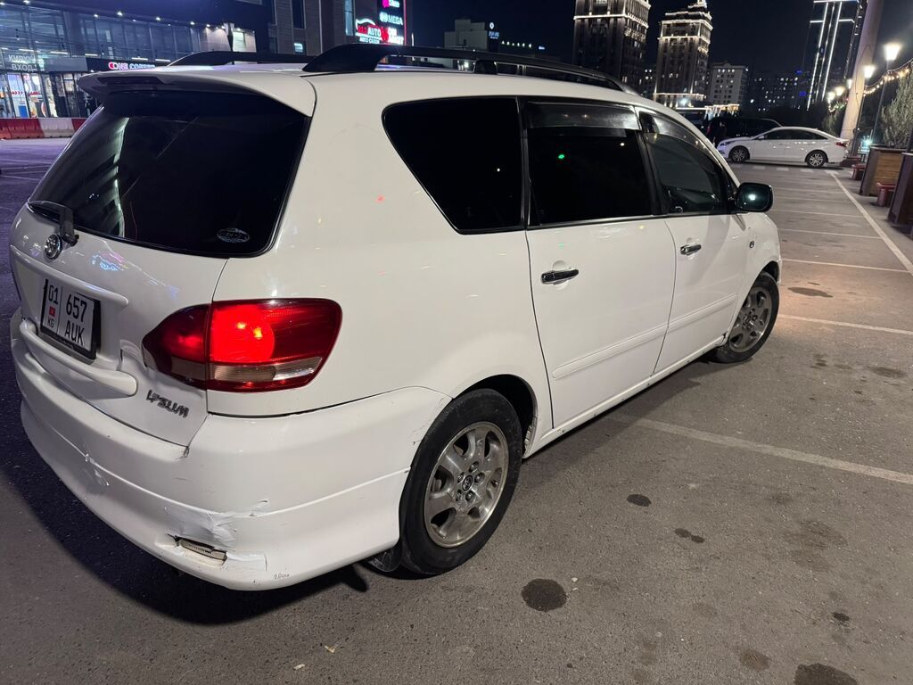 Toyota Ipsum: 2003 г., 2.4 л, Бензин, Минивэн: фото 5