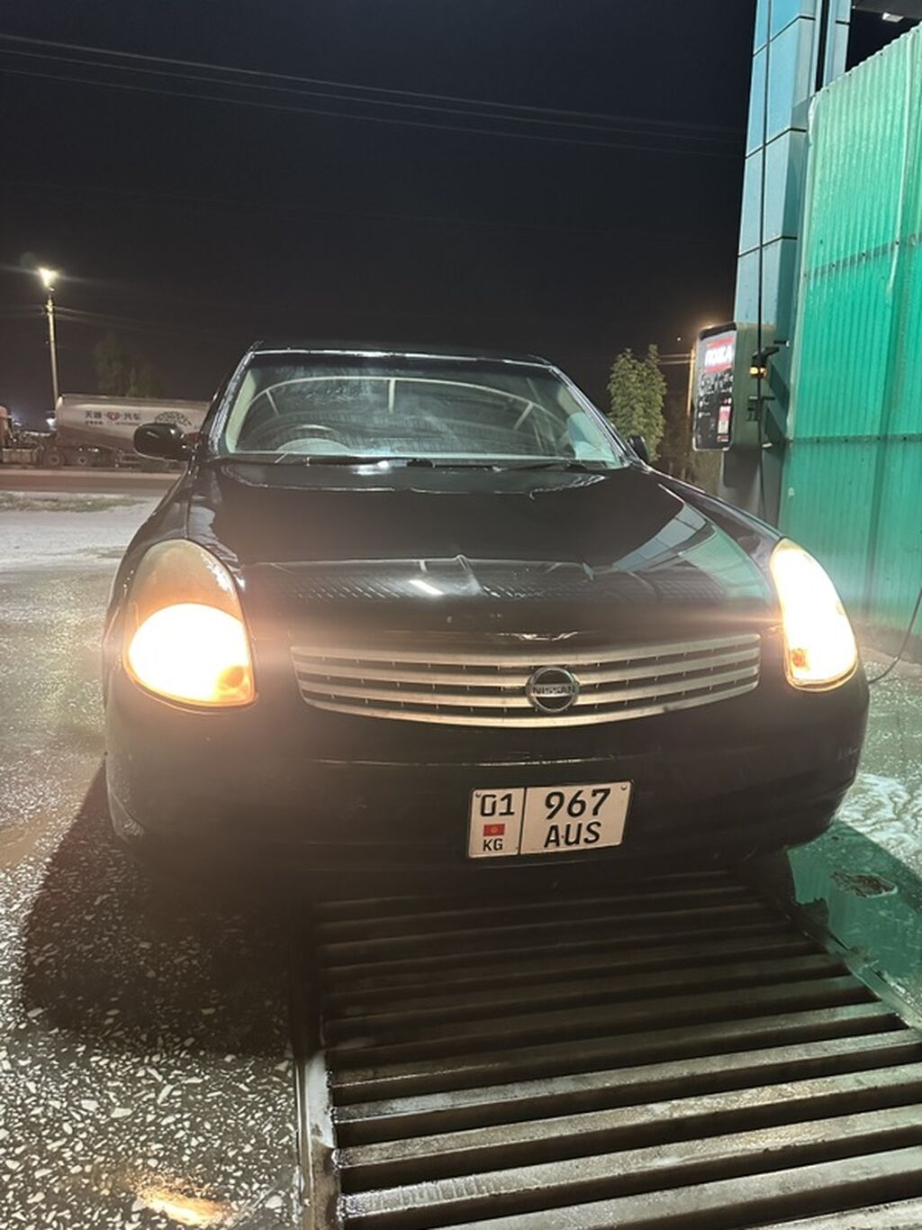 Nissan Skyline: 2002 г., 2.5 л, Автомат, Бензин, Седан: фото 1