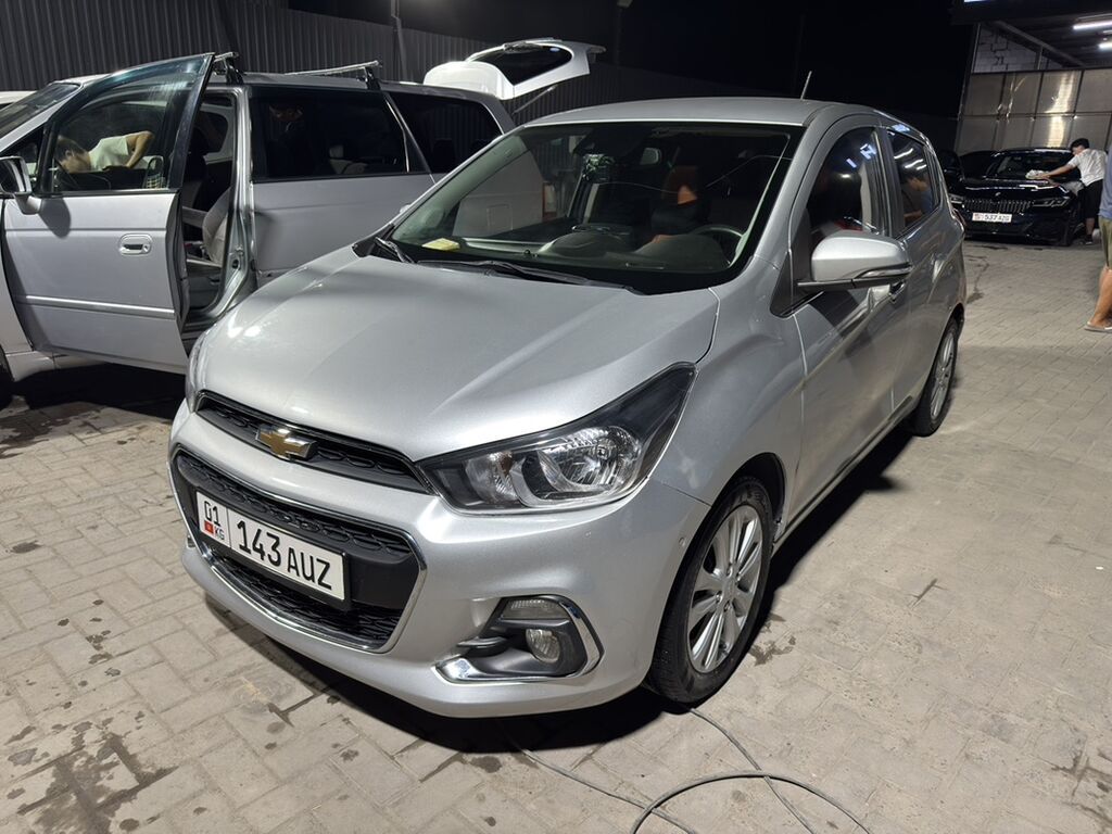 Chevrolet Spark: 2017 г., 1 л, Автомат, Бензин, Хэтчбэк: фото 4