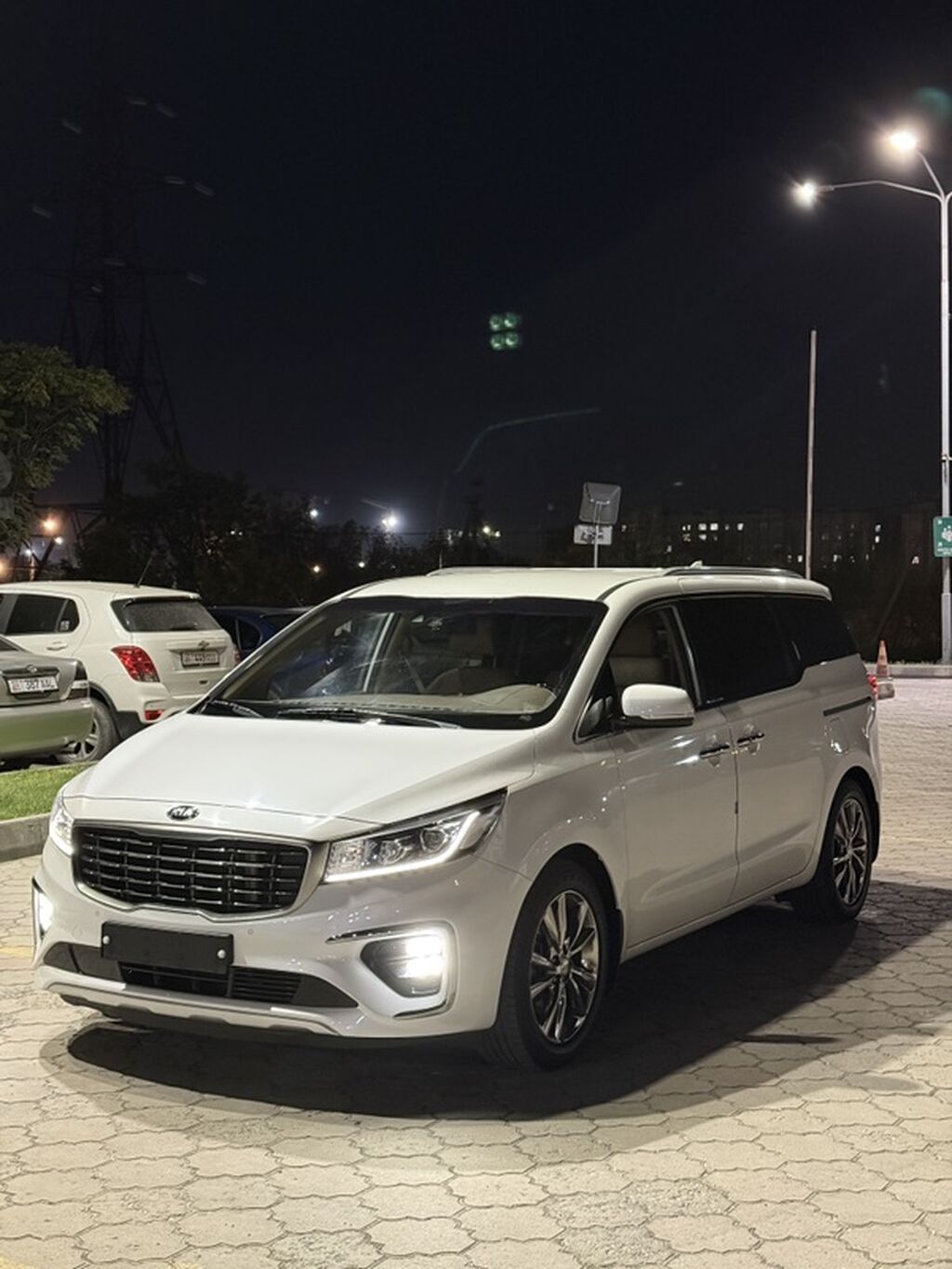 Kia Carnival: 2020 г., 2.2 л, Автомат, Дизель, Минивэн: фото 2
