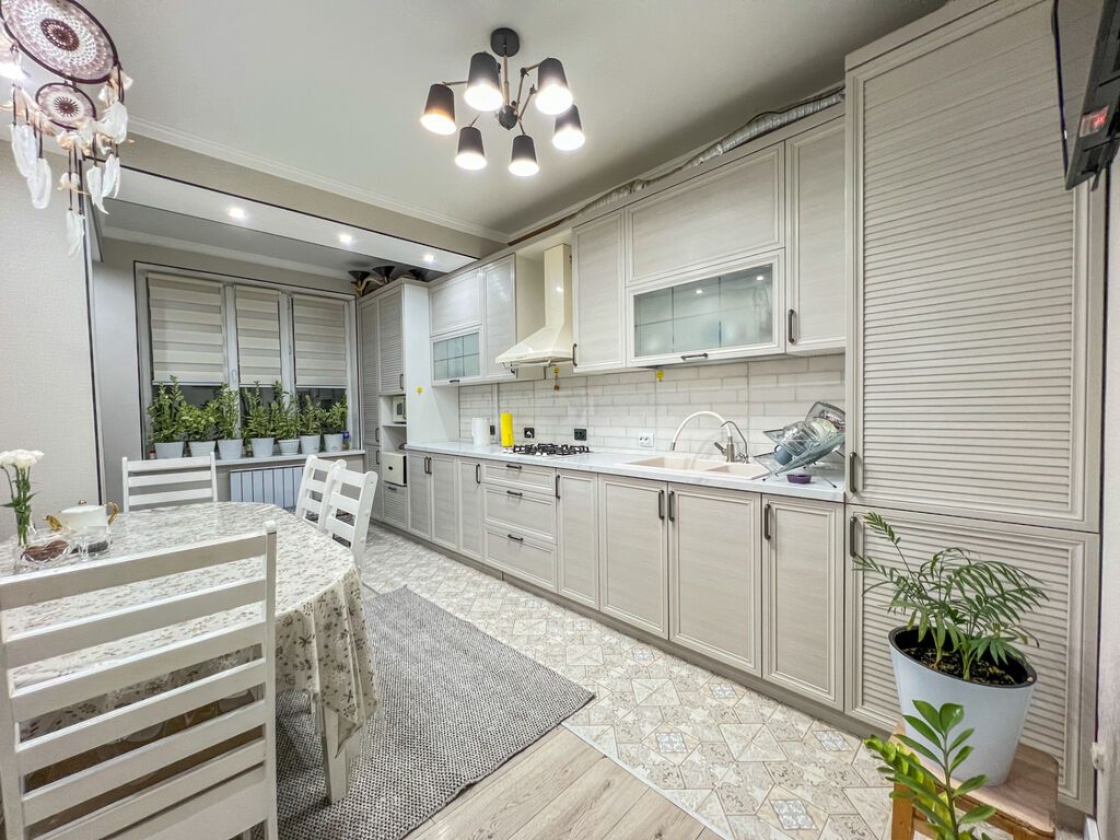 2 комнаты, 76 м², Асанбай мкр Элитка, 2 этаж, Евроремонт: фото 3