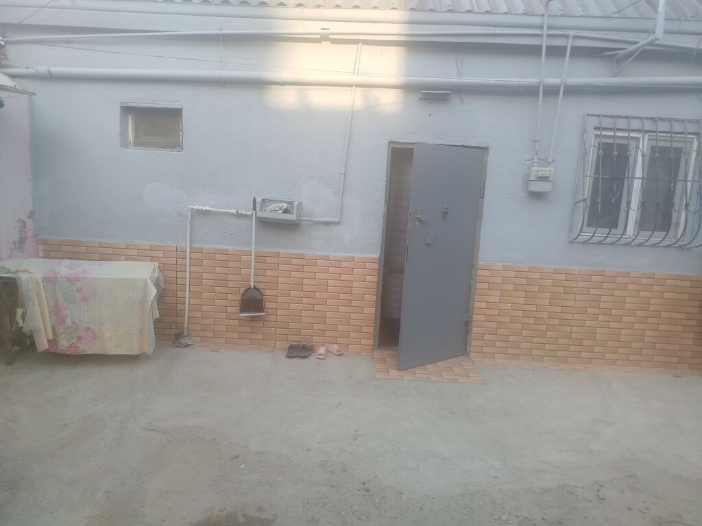 Xırdalanda uğur marketin yanında 596 marşrut yolunun usdu yerdən 7