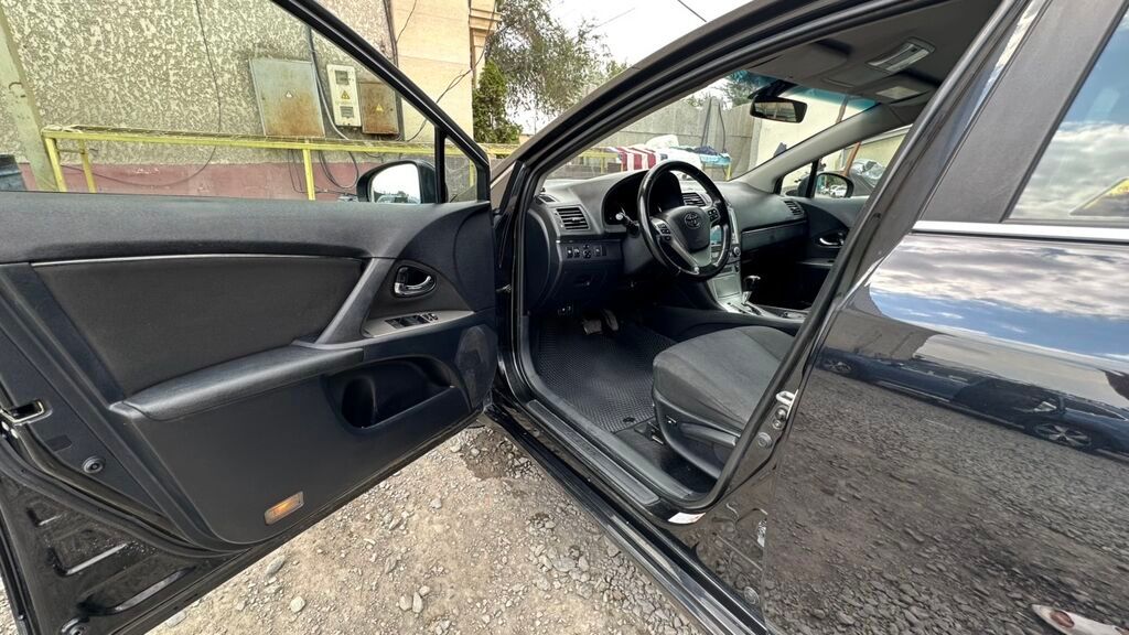 Toyota Avensis: 2009 г., 2.2 л, Автомат, Дизель, Универсал: фото 7
