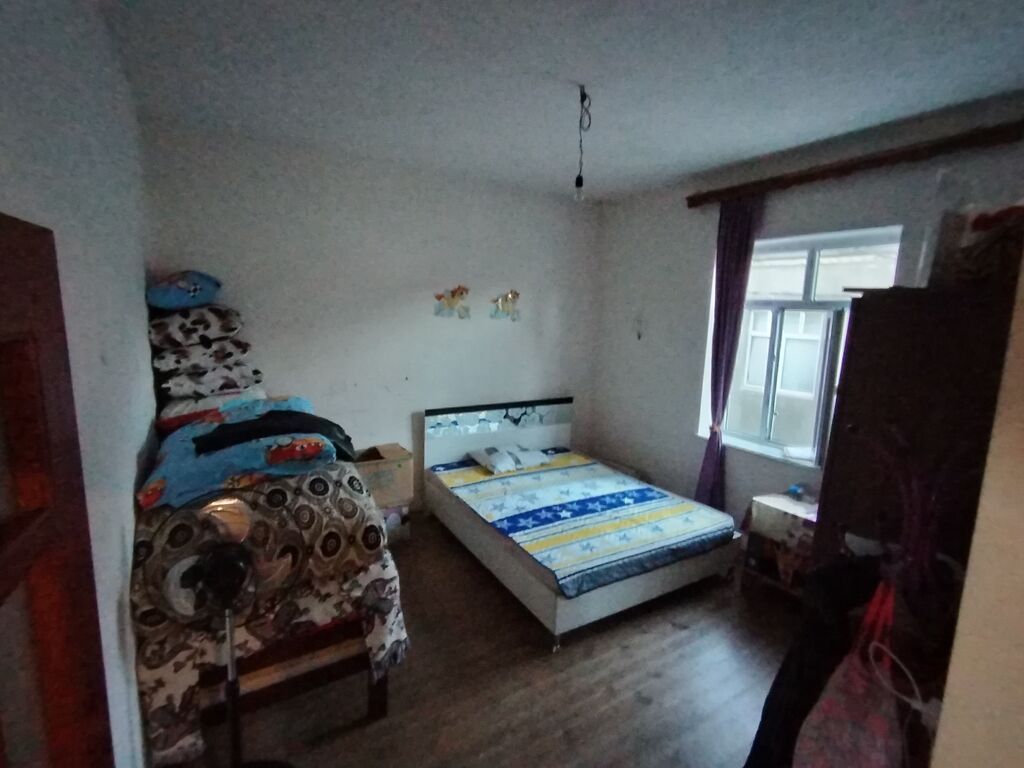 Bakı şəhəri Binəqədi rayonuda Ev satılır 3 otağ 1kuxna Hamam Tualet