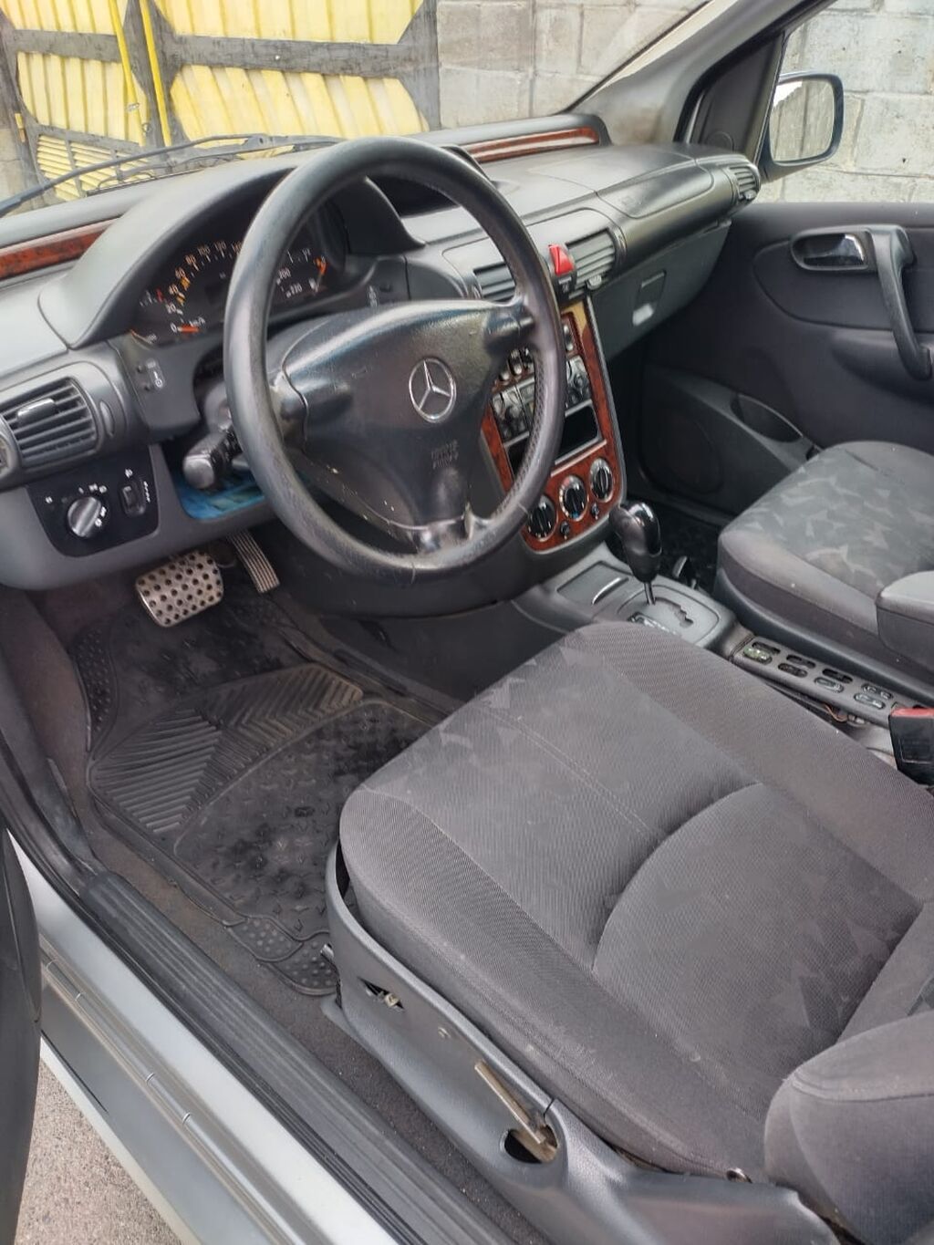 Mercedes-Benz Vaneo: 2002 г., 1.6 л, Автомат, Бензин, Минивэн: фото 7