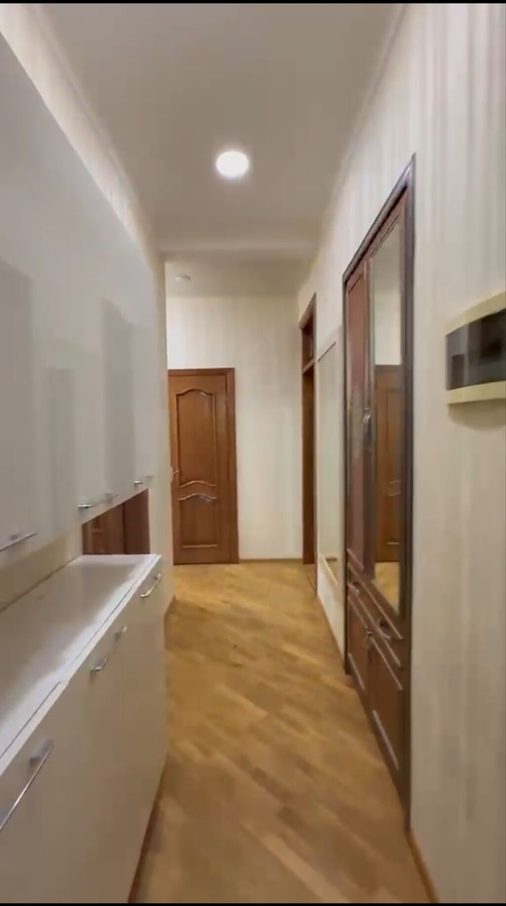Nərimanov metrosuna piyada 10 dəqiqə məsafədə yerləşən 4 otaqlı ev