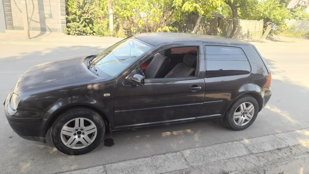 Volkswagen Golf: 2001 г., 1.6 л, Механика, Бензин, Хэтчбэк: фото 6