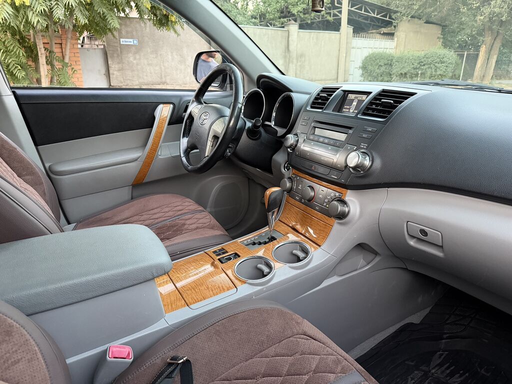 Toyota Highlander: 2010 г., 3.5 л, Автомат, Гибрид, Кроссовер: фото 8