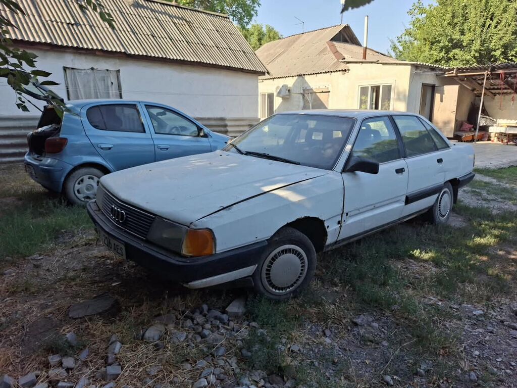 Audi 100