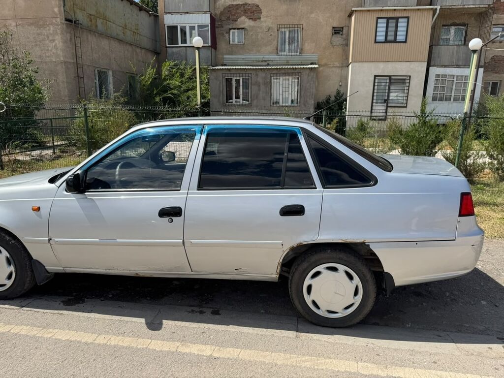 Daewoo Nexia: 2011 г., 1.6 л, Механика, Бензин, Седан: фото 2