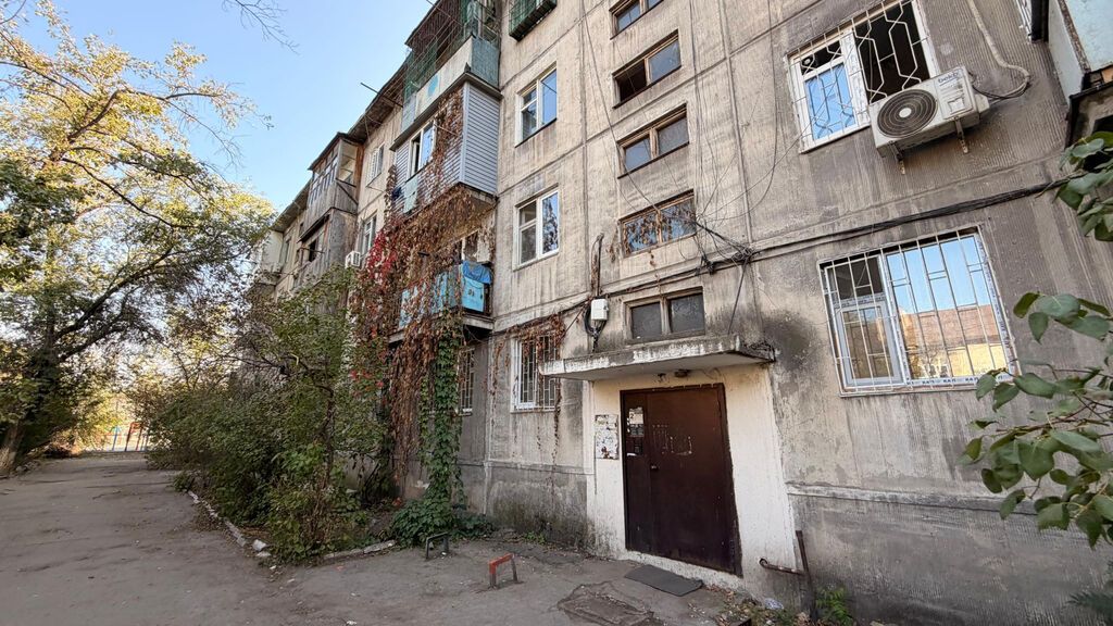 3 комнаты, 57 м², Азия Молл 2 этаж, Требуется ремонт: фото 8