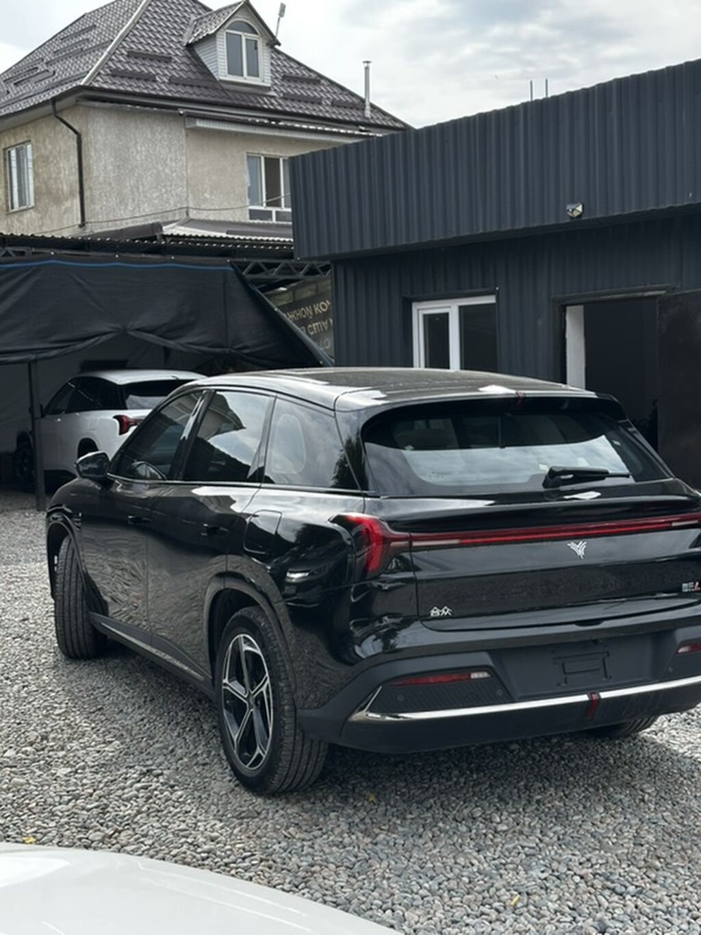 NETA L последовательный гибрид запасом хода 1310 EV (кроссовер, черный: фото 3