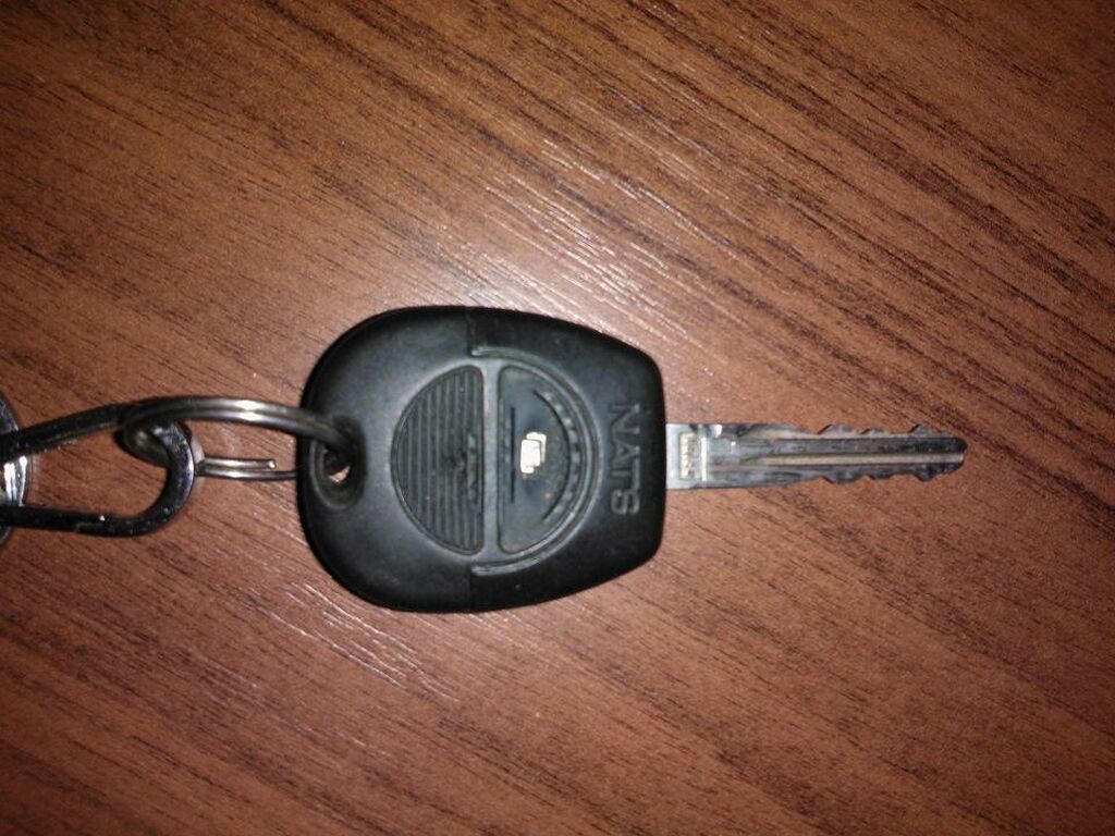 Ключ ниссан примера р11. Ключ зажигания Nissan primera 2002г. Ключ Ниссан нот 2005 ключ зажигания. Брелок центрального замка Мерседес w140. Брелок центрального замка Nissan primera p11.
