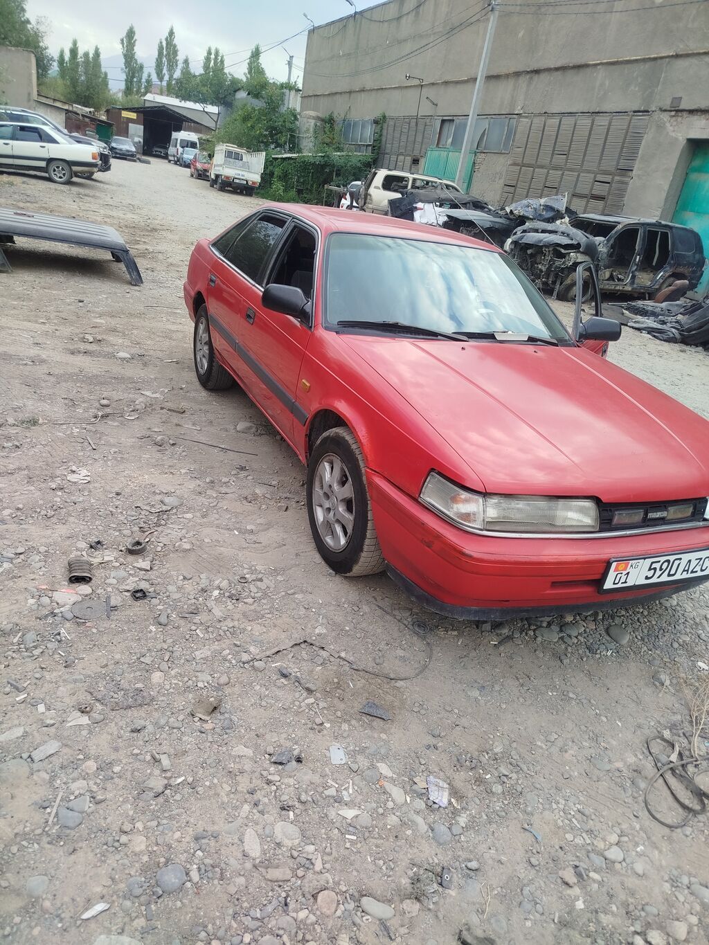 Mazda 626: 1989 г., 2.2 л, Автомат, Хэтчбэк: фото 3