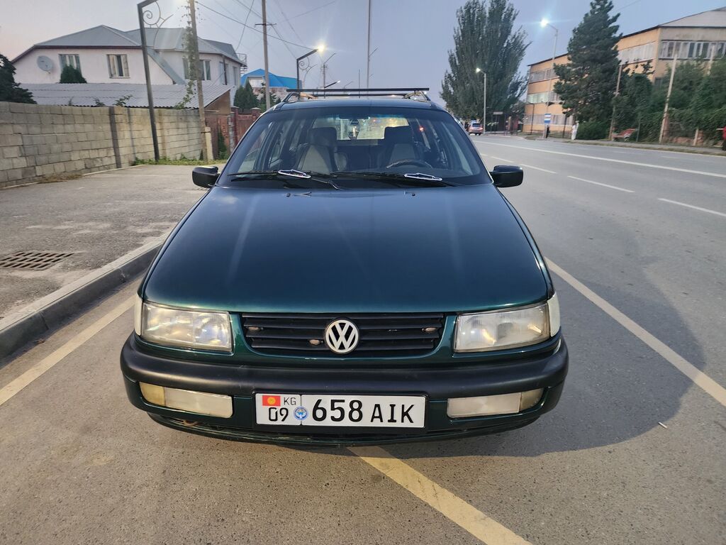 Volkswagen Passat: 1994 г., 1.8 л, Механика, Универсал: фото 4