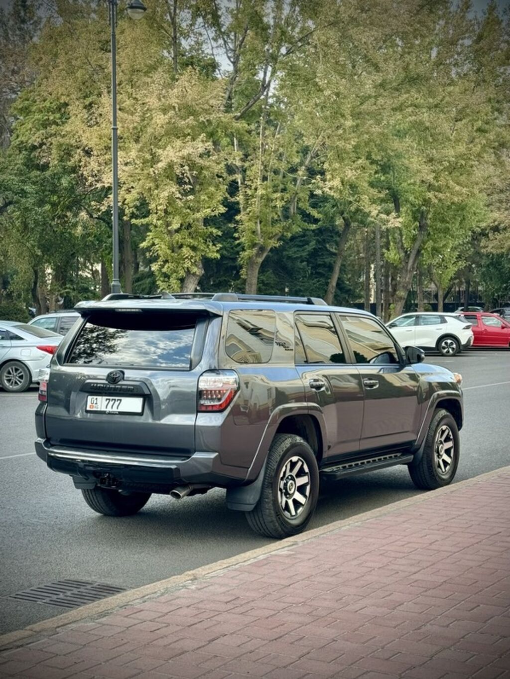 Toyota 4Runner: 2020 г., 4 л, Автомат, Бензин, Внедорожник: фото 8