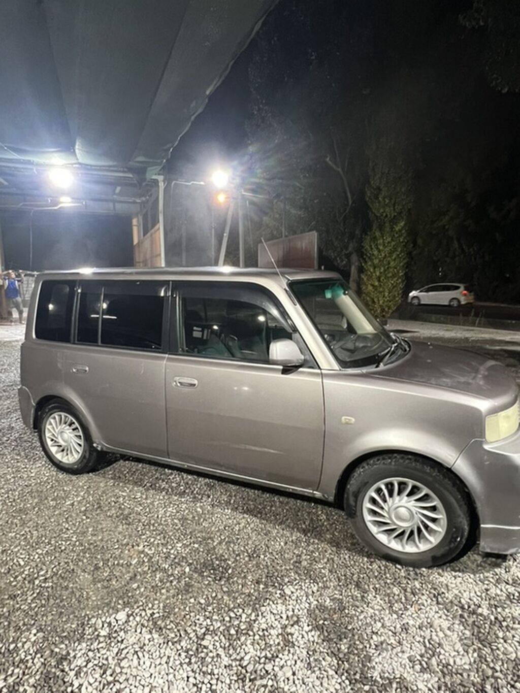 Toyota bB: 2002 г., 1.5 л, Автомат, Бензин, Минивэн: фото 3