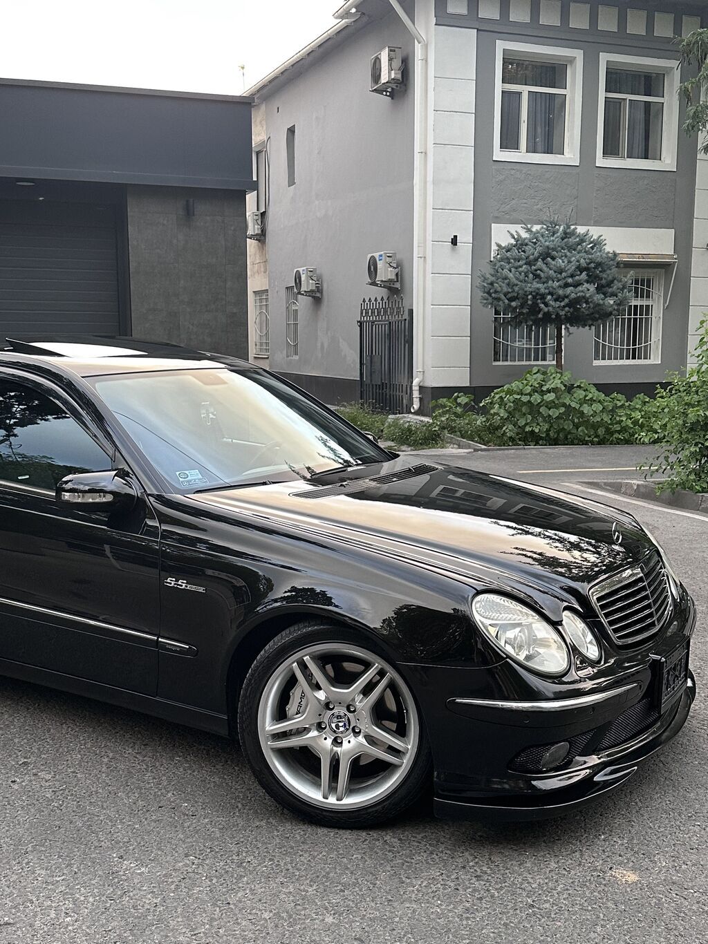 Mercedes-Benz E-Class: 2002 г., 5 л, Автомат, Бензин, Седан: фото 3