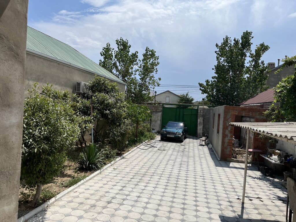 7 otaqlı, 240 kv. m, Orta təmir