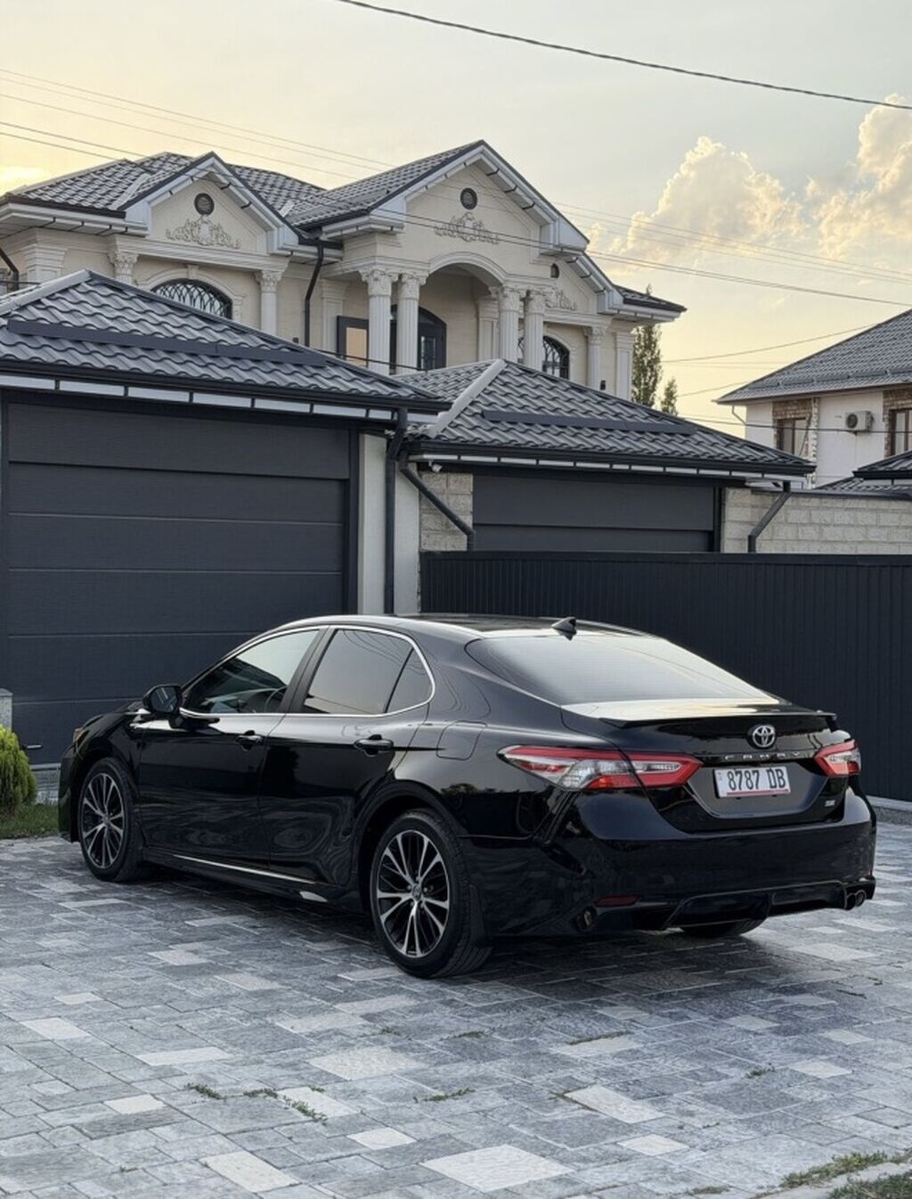 Toyota Camry: 2019 г., 2.5 л, Автомат, Бензин, Седан: фото 3