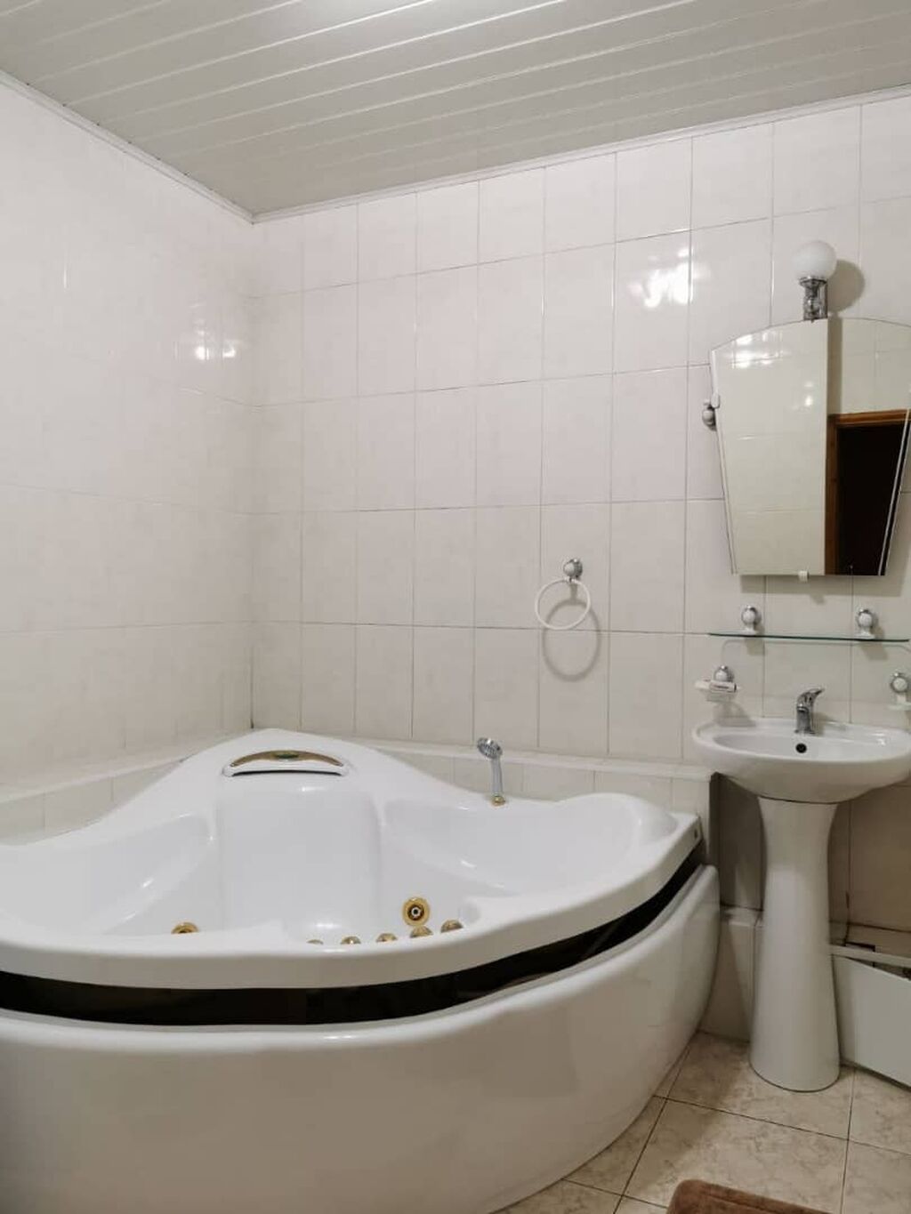 3 комнаты, Церковь, Постельное белье, Кондиционер, Бронь, фото 9
