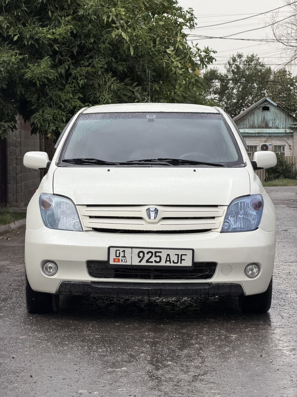 Toyota Ist: 2004 г., 1.5 л, Автомат, Бензин, Лифтбек: фото 3