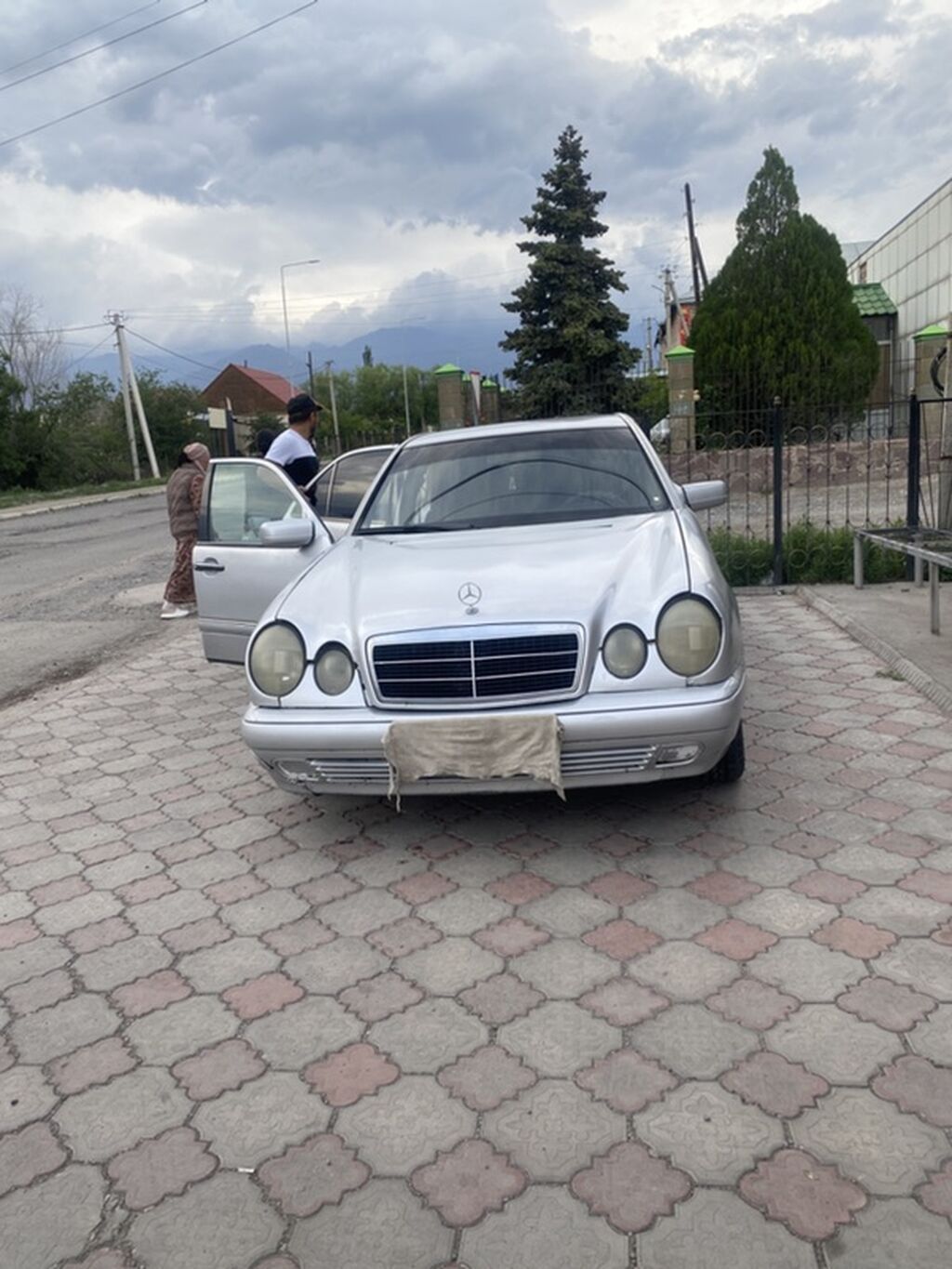 Mercedes-Benz E-Class: 1996 г., 2.3 л, Механика, Бензин, Седан: фото 3