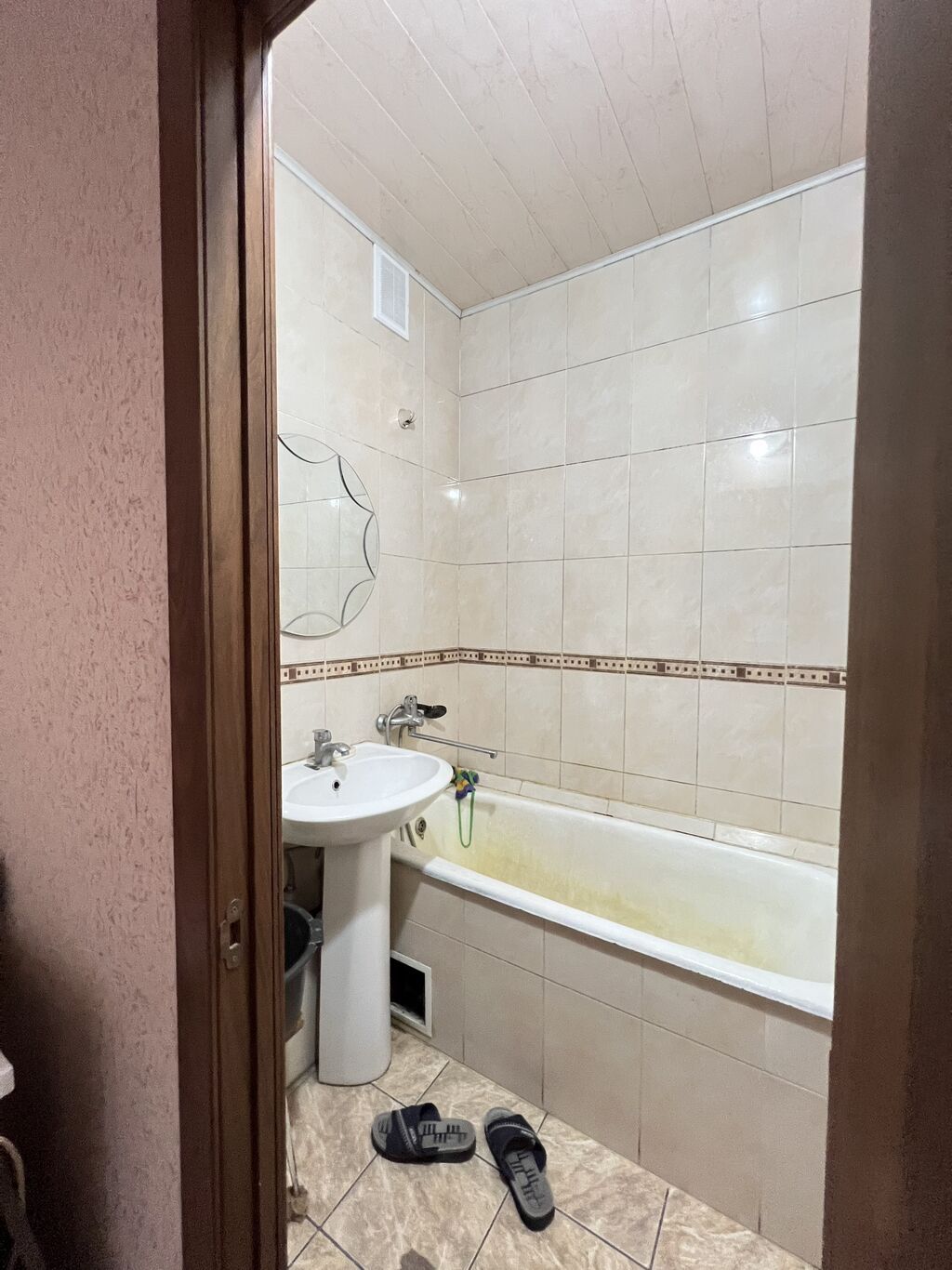 2 комнаты, 57 м², 12 мкр 106 серия, 9 этаж, Старый ремонт: фото 8