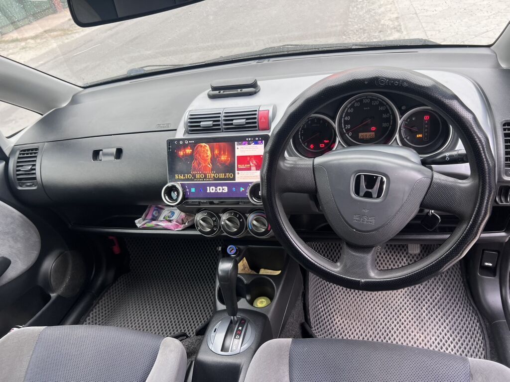 Honda Fit: 2003 г., 1.3 л, Автомат, Бензин, Хэтчбэк: фото 6