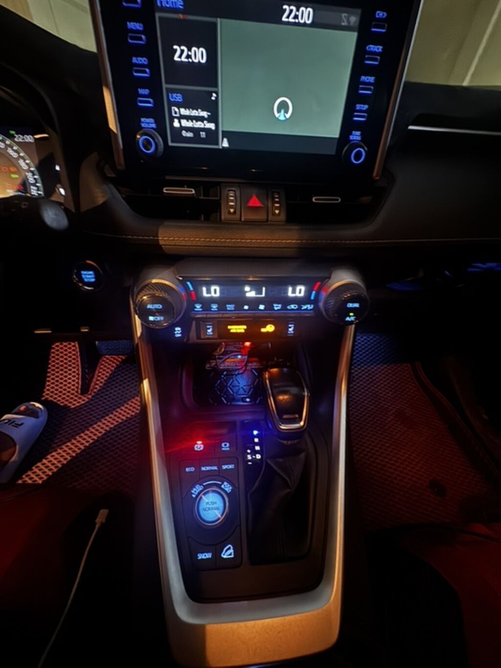 Toyota RAV4: 2021 г., Автомат, Кроссовер: фото 5
