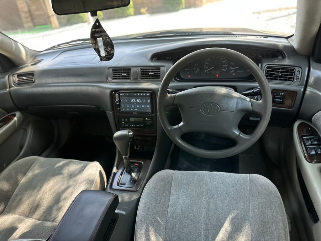 Toyota Qualis: 2000 г., 2.2 л, Автомат, Бензин, Универсал: фото 3