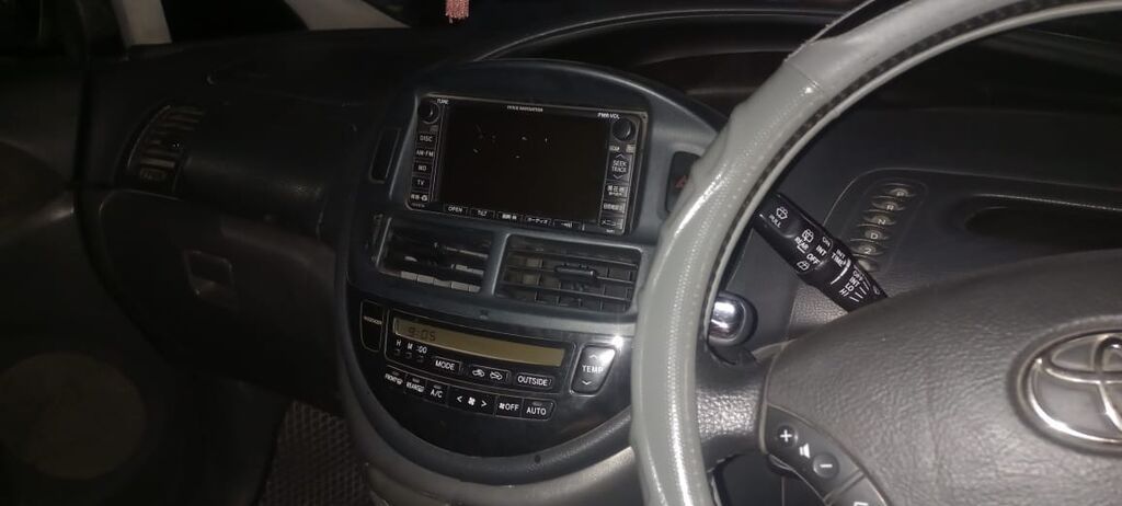 Toyota Estima: 2004 г., 2.4 л, Автомат, Бензин, Минивэн: фото 5