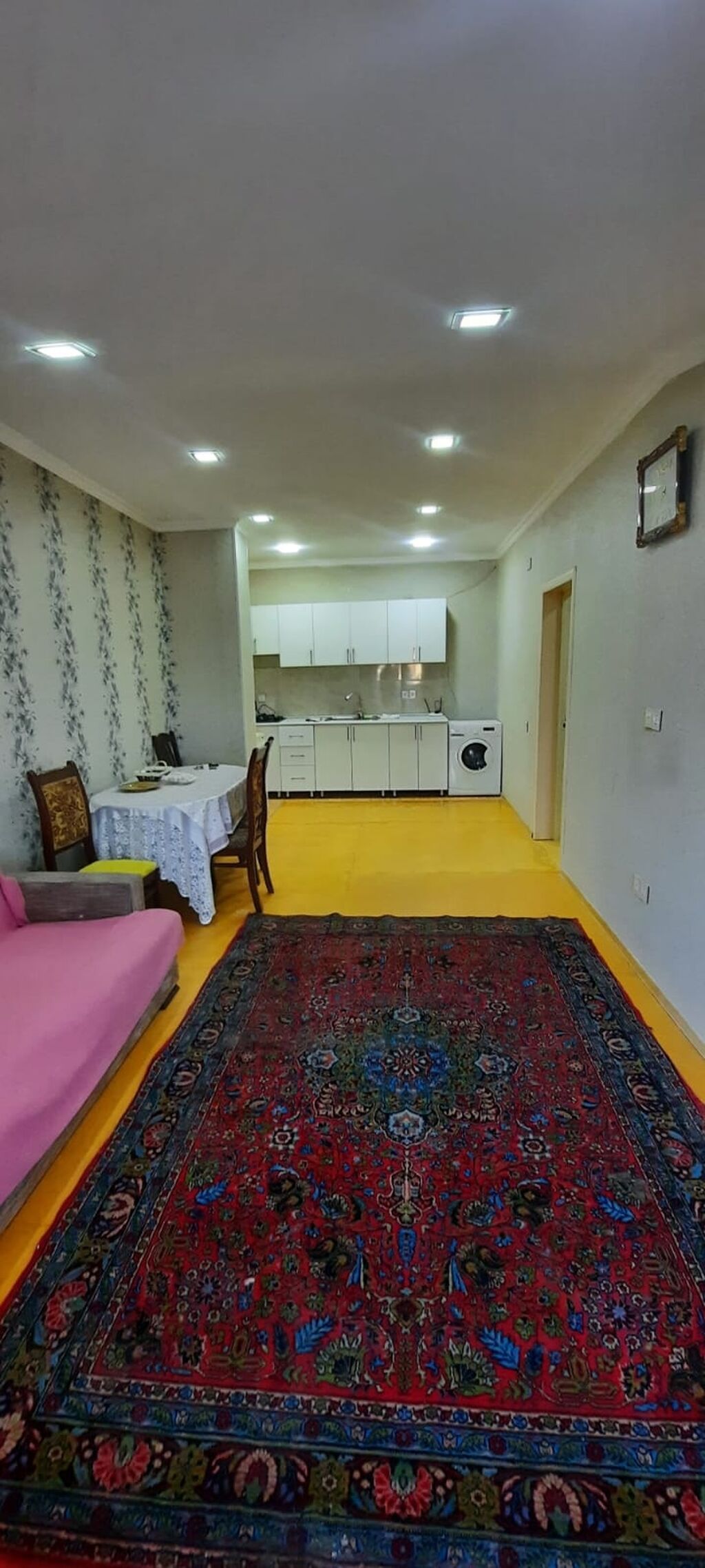2 otaqlı təmirli ve Əşyalı ev kirayə verilir.Evde yaşamaq üçün hər