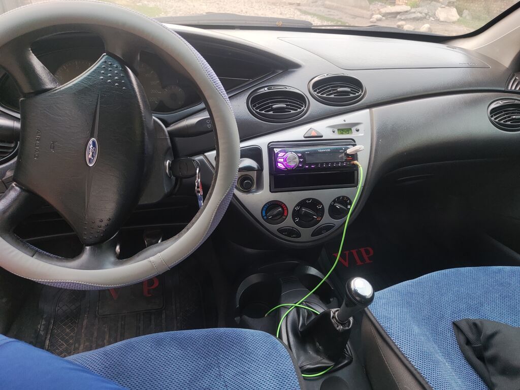 Ford Focus: 2001 г., 1.6 л, Механика, Бензин, Хэтчбэк: фото 6