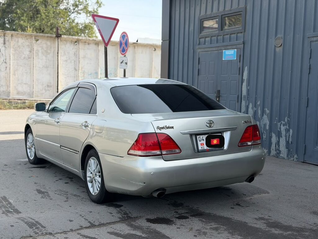 Toyota Crown: 2004 г., 3 л, Автомат, Бензин, Седан: фото 3